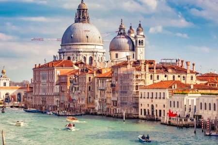 Venice Travel Guide: A Dreamy City of Canals, Romance, and Timeless Beauty