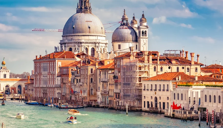 Venice Travel Guide: A Dreamy City of Canals, Romance, and Timeless Beauty
